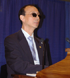 Dr. Fredric Schroeder addresses the convention.