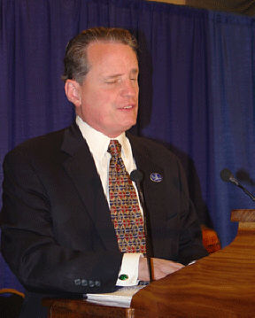 Marc Maurer delivers the 2005 presidential report.
