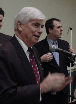 Senator Dodd addresses Federationists.