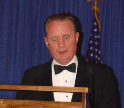 Marc Maurer delivers the banquet address.
