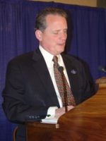 President Marc Maurer delivers the 2005 Presidential Report.