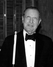 Past President Kenneth Jernigan (1968-1986) delivering the banquet speech.