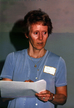 Julie Hunter leads a class at the 2000 convention.