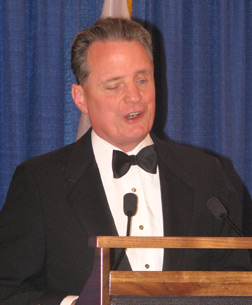 Marc Maurer delivers the 2007 banquet address.