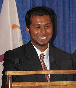 Sachin Pavithran addresses the 2007 banquet audience.