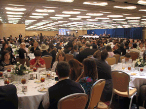 Full room at the NFB convention banquet.